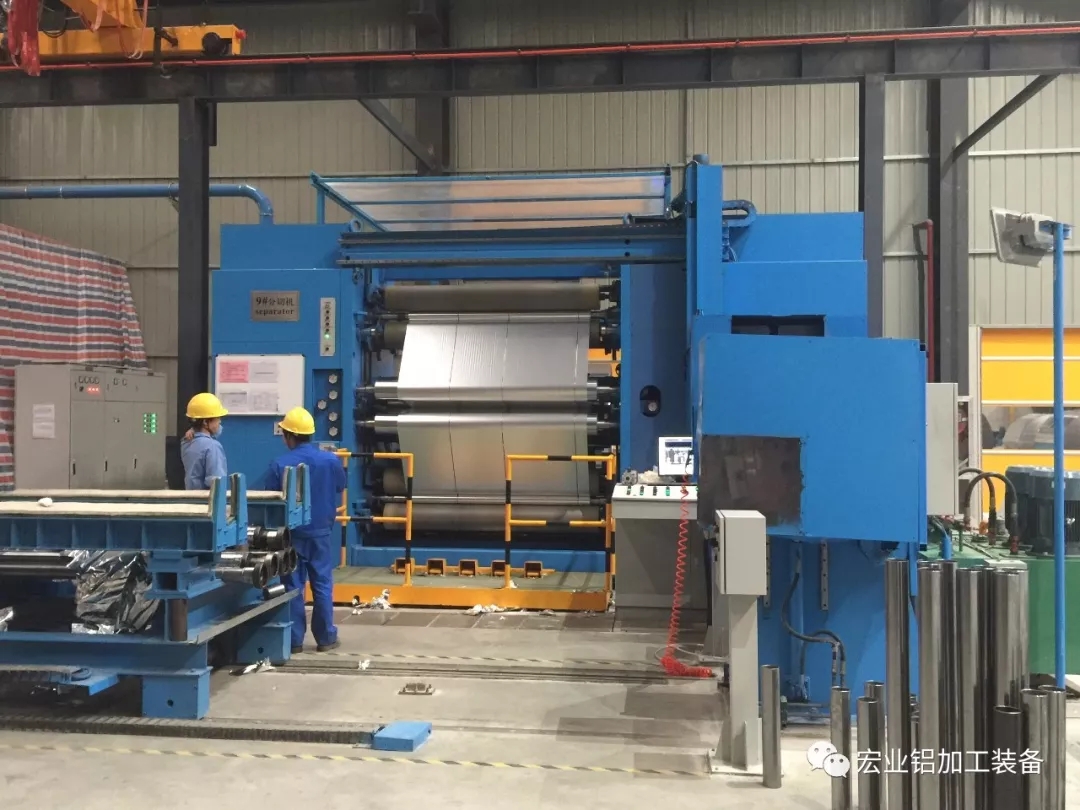 國內首臺自主研發2300mm立式鋁箔分卷機成功投產